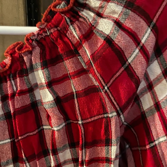 Hollister cropped top. Size medium. - Picture 3 of 4